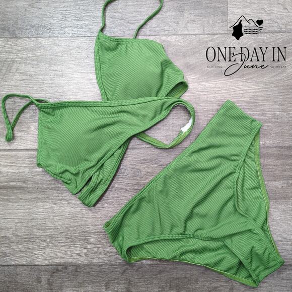 CharmLeaks Girl's Cross Front Ribbed Bikini Swimsuit Size 15-16 - Picture 1 of 4